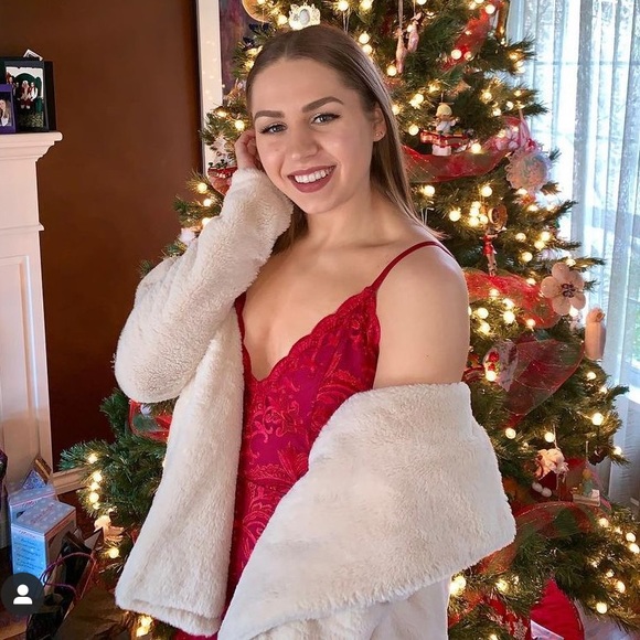 Red PrettyLittleThing Lace Bodycon Dress - Picture 1 of 4